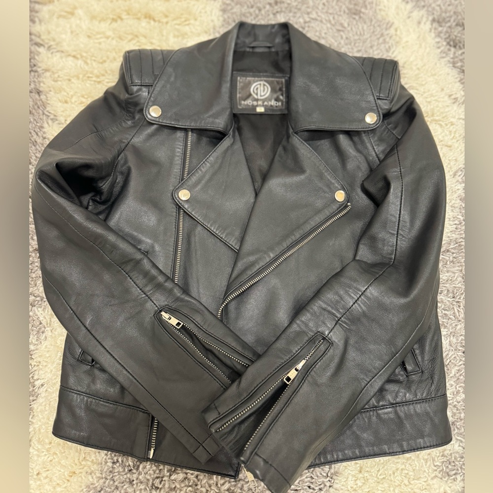 Padded shoulder leather jacket